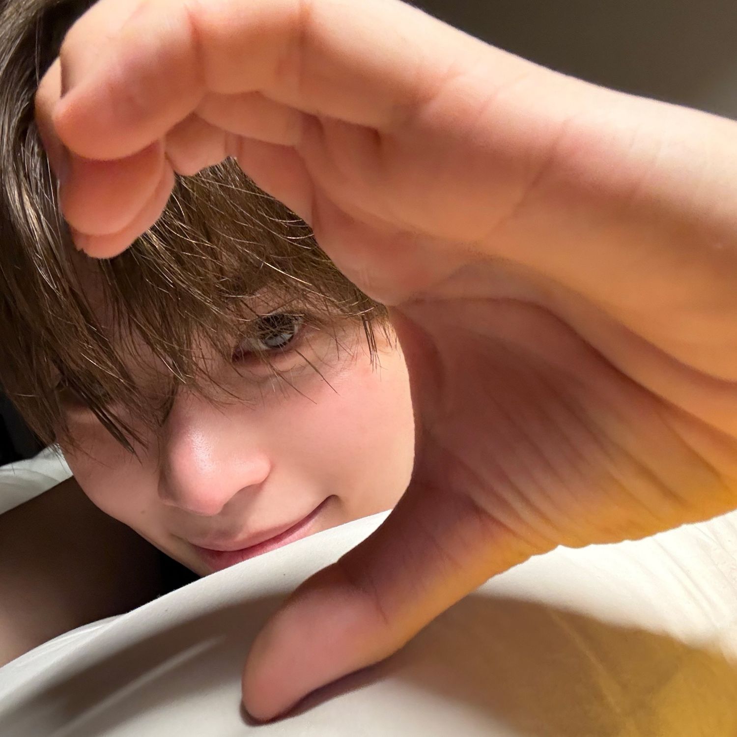 Behind-the-scenes cut of Sung Hanbin (ZEROBASEONE)