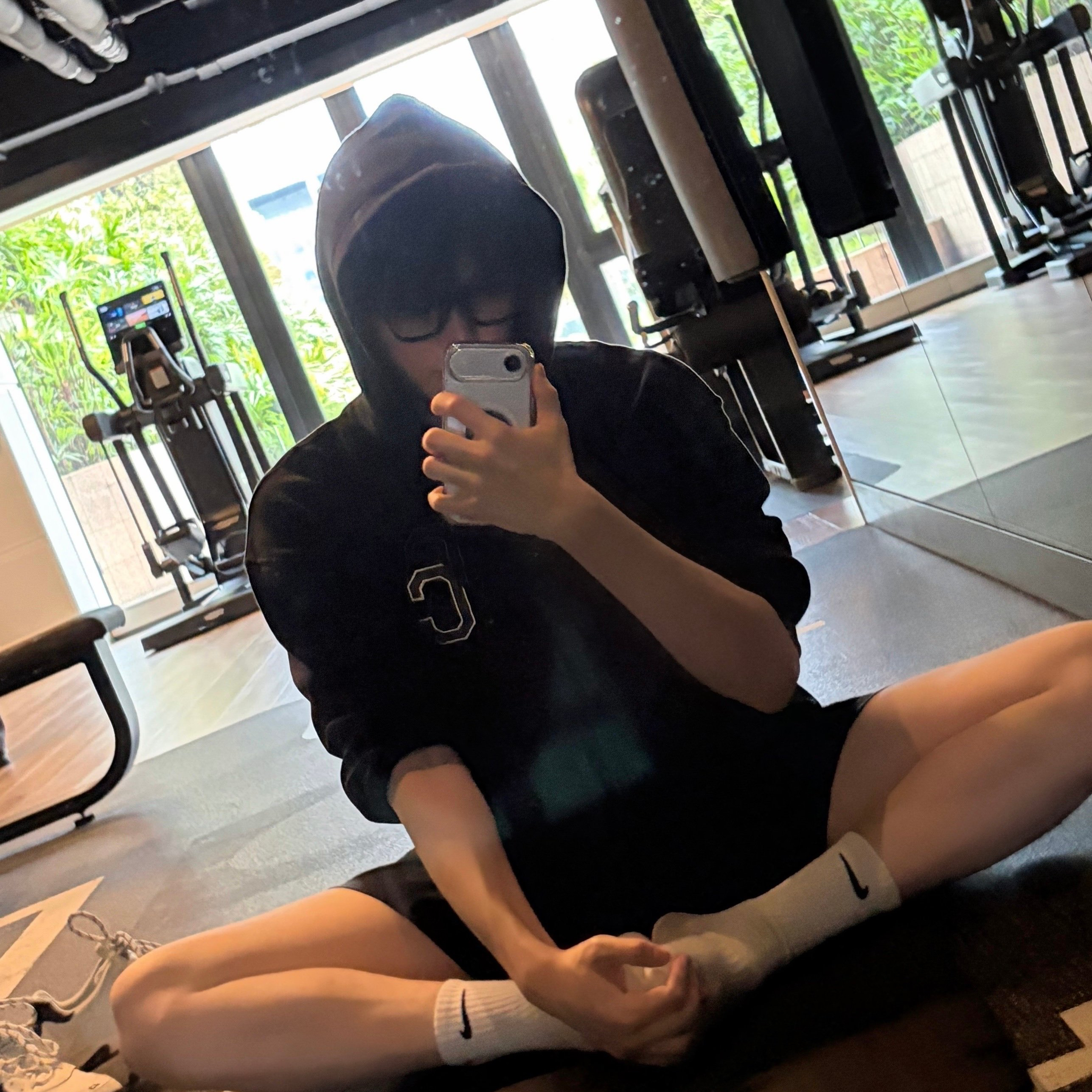 Recent activity shot of Sung Hanbin (ZEROBASEONE)