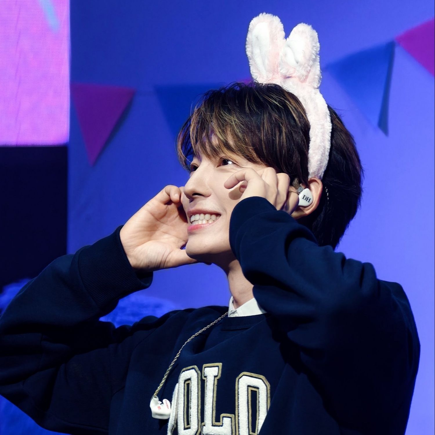 Behind-the-scenes cut of Donghae (Super Junior)