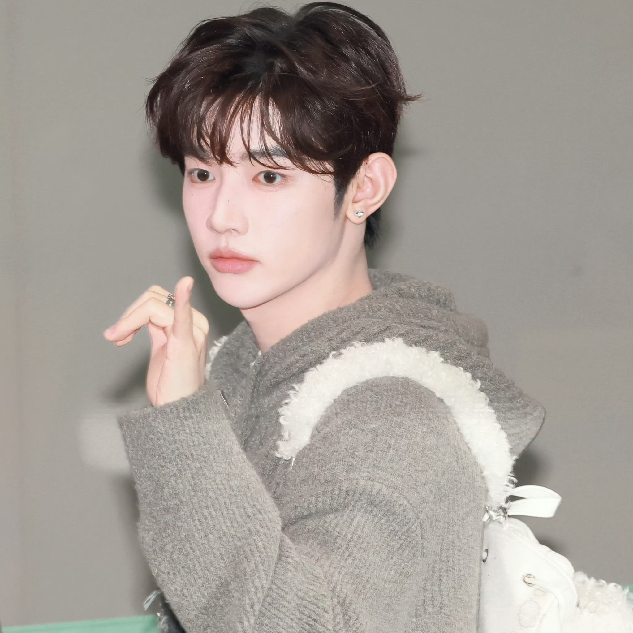 Behind-the-scenes cut of Zhang Hao (ZEROBASEONE)