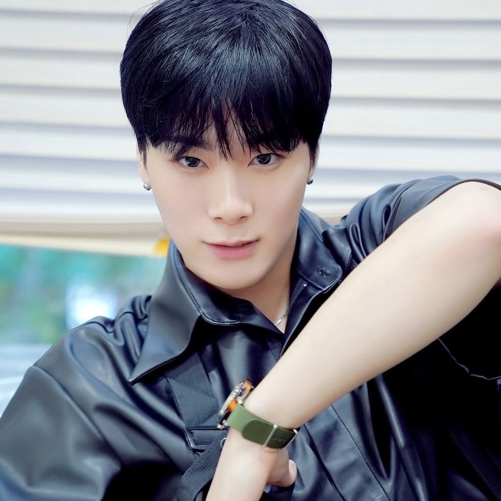 Latest photo of Moonbin (ASTRO)