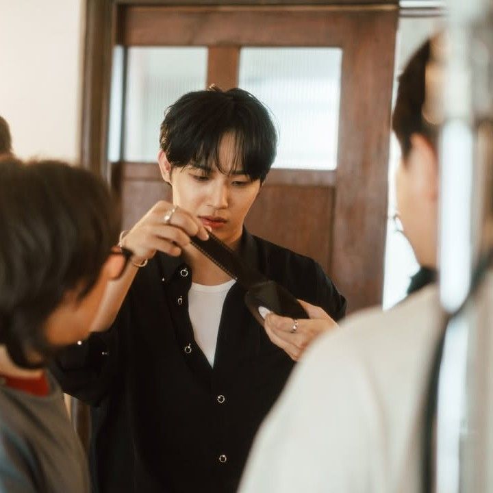 Behind-the-scenes cut of Lim Hyunsik (BTOB)