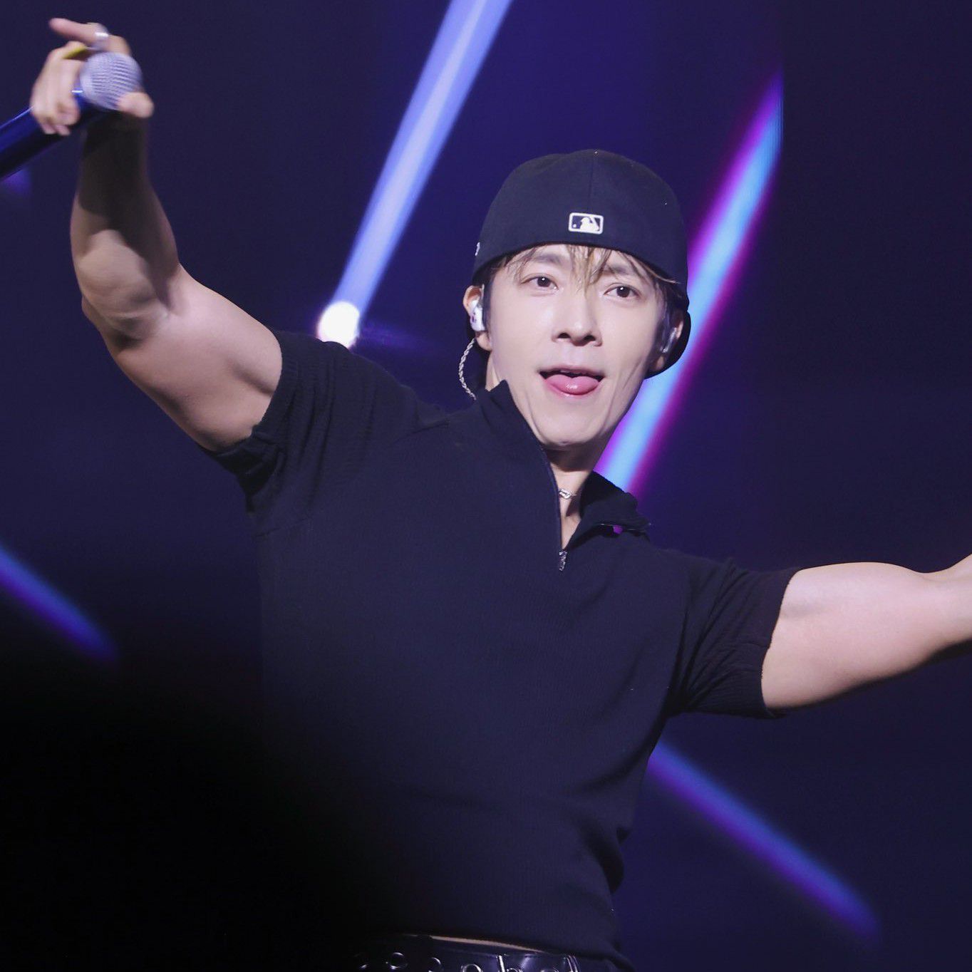 Behind-the-scenes cut of Donghae (Super Junior)