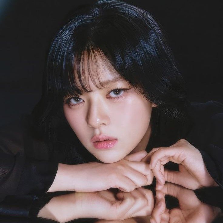 Behind-the-scenes cut of Jeongyeon (TWICE)