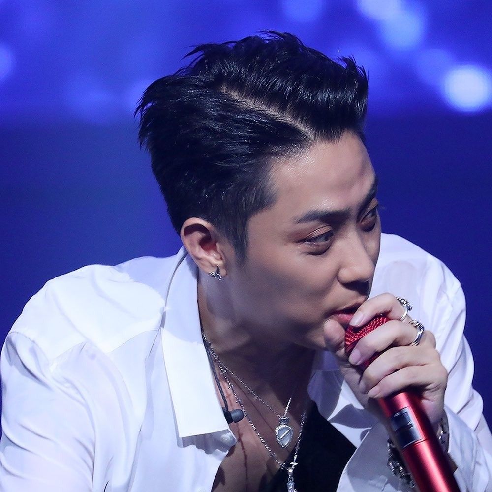 A moment captured by Eun Jiwon (SECHSKIES)'s fan