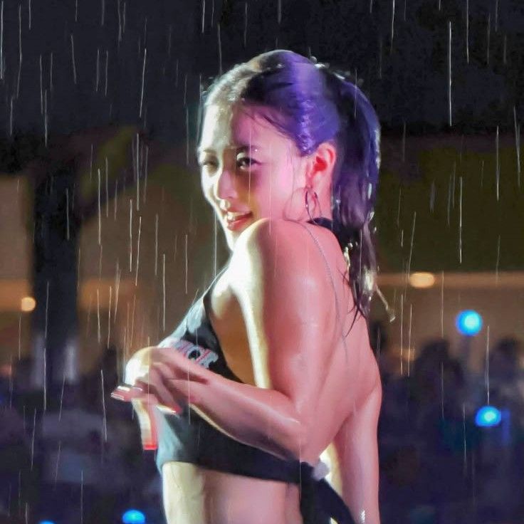 志效 (TWICE)的最新照片