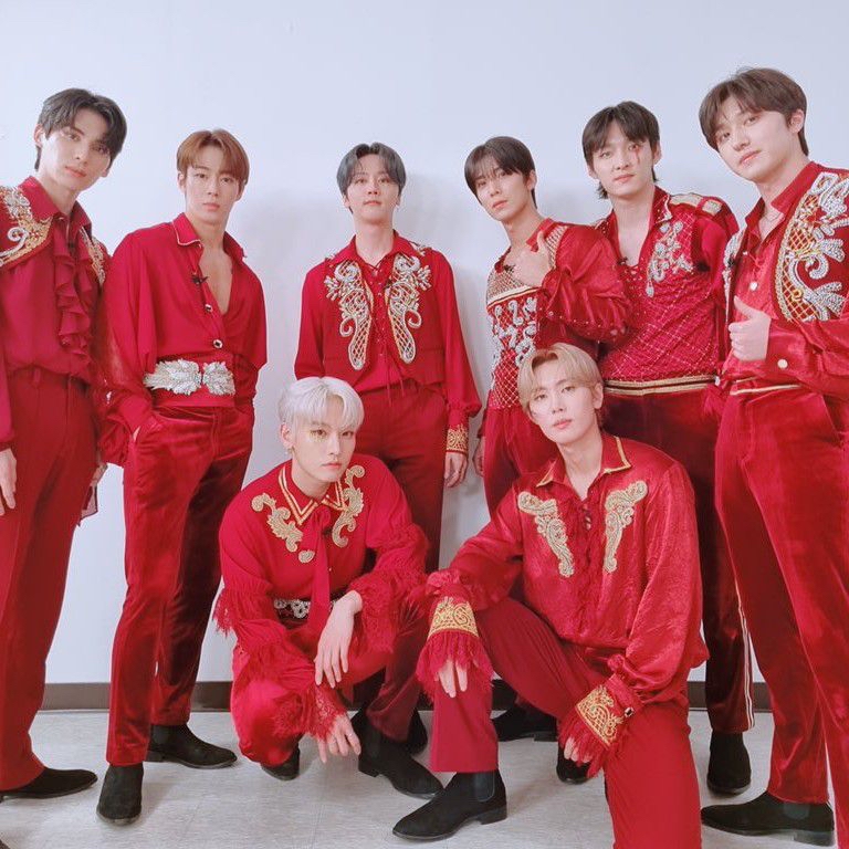 Behind-the-scenes cut of SF9