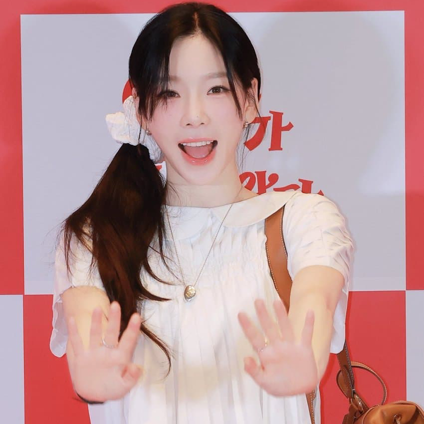 Behind-the-scenes cut of Taeyeon (Girls' Generation)