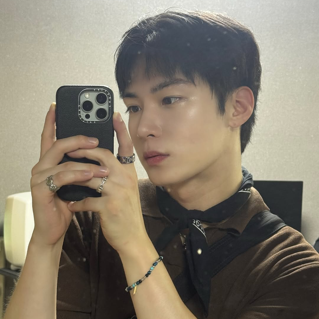 Latest photo of HANGYEOM (OMEGA X)
