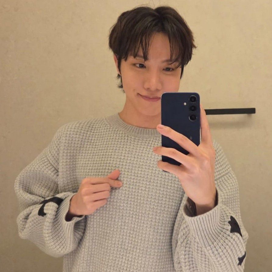 Momen yang diabadikan oleh penggemar j-hope (BTS)