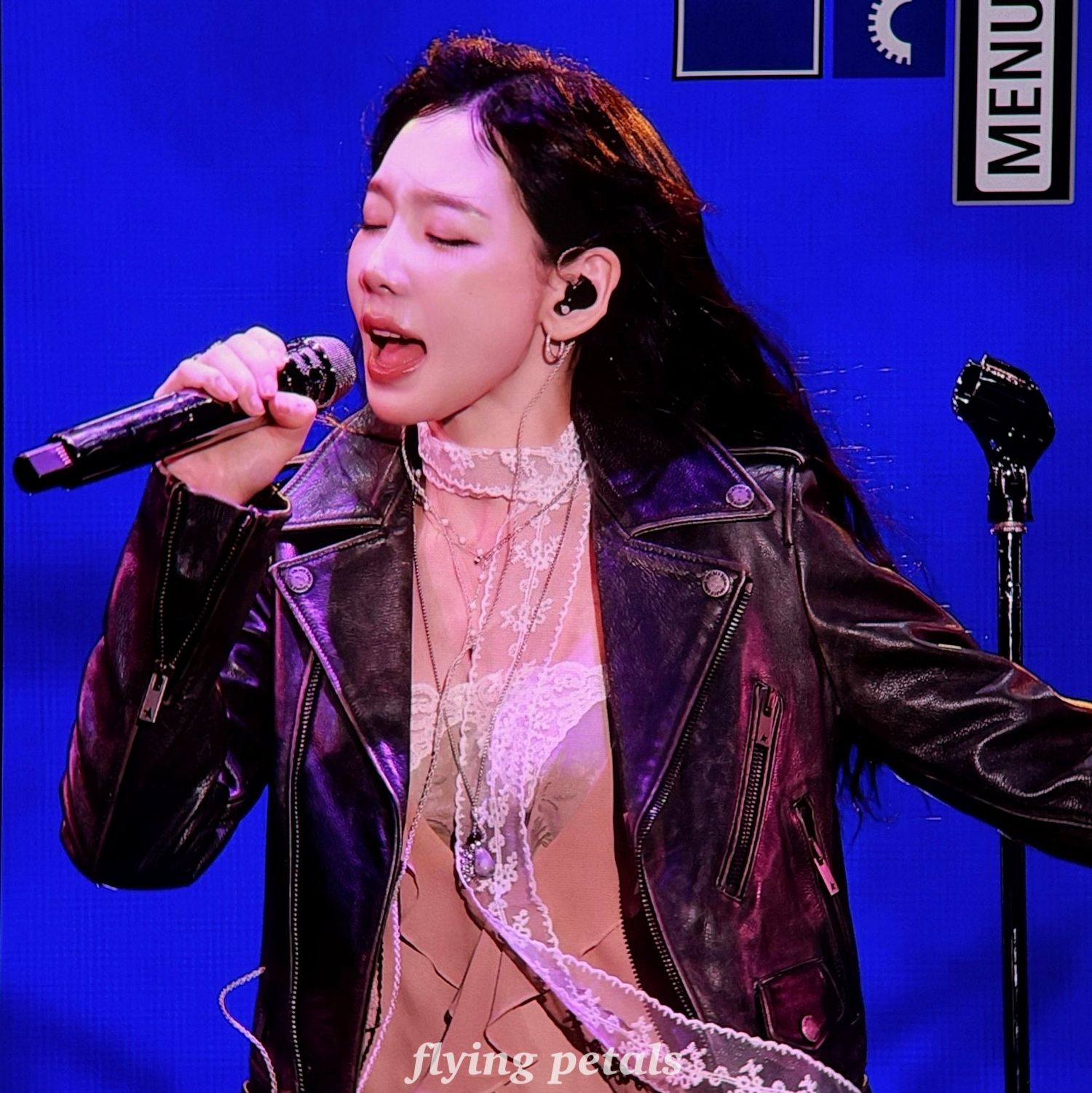 Behind-the-scenes cut of Taeyeon (Girls' Generation)