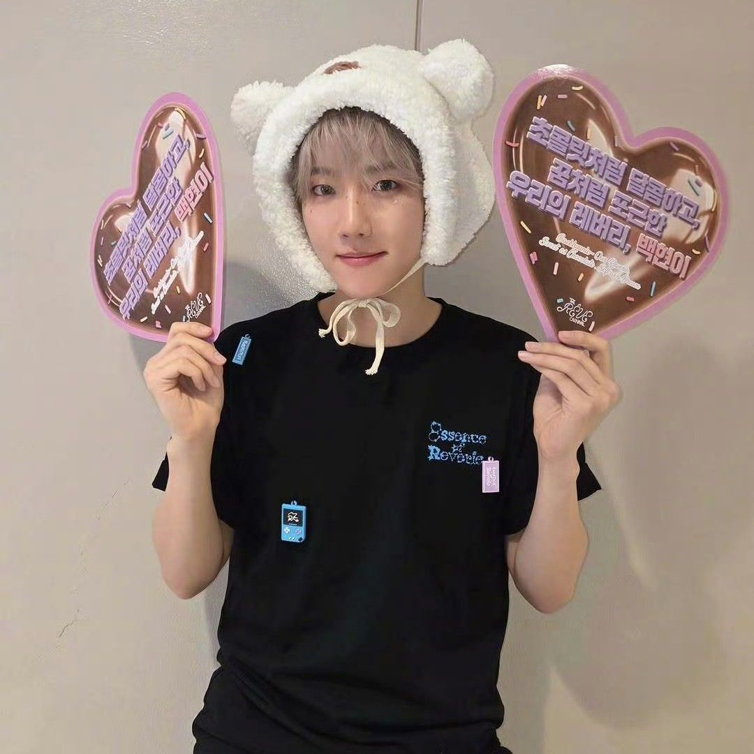 백현 (EXO) 최근 활동샷