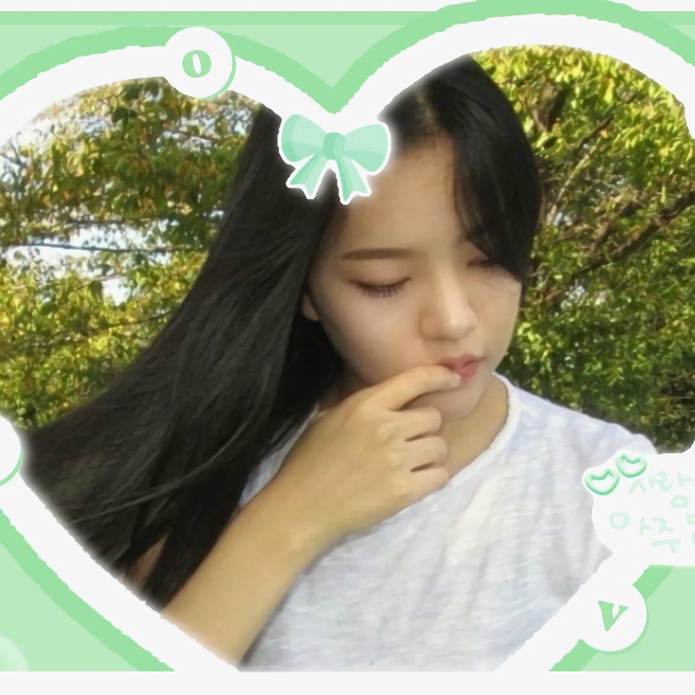 Behind-the-scenes cut of Lena (GWSN)