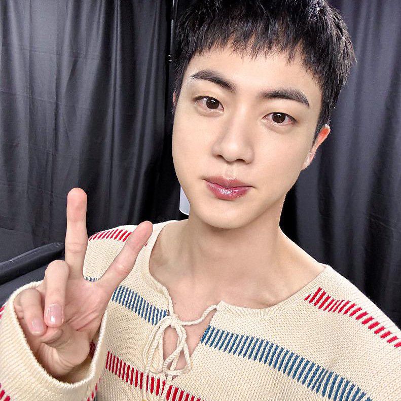 Foto aktivitas terbaru Jin (BTS)