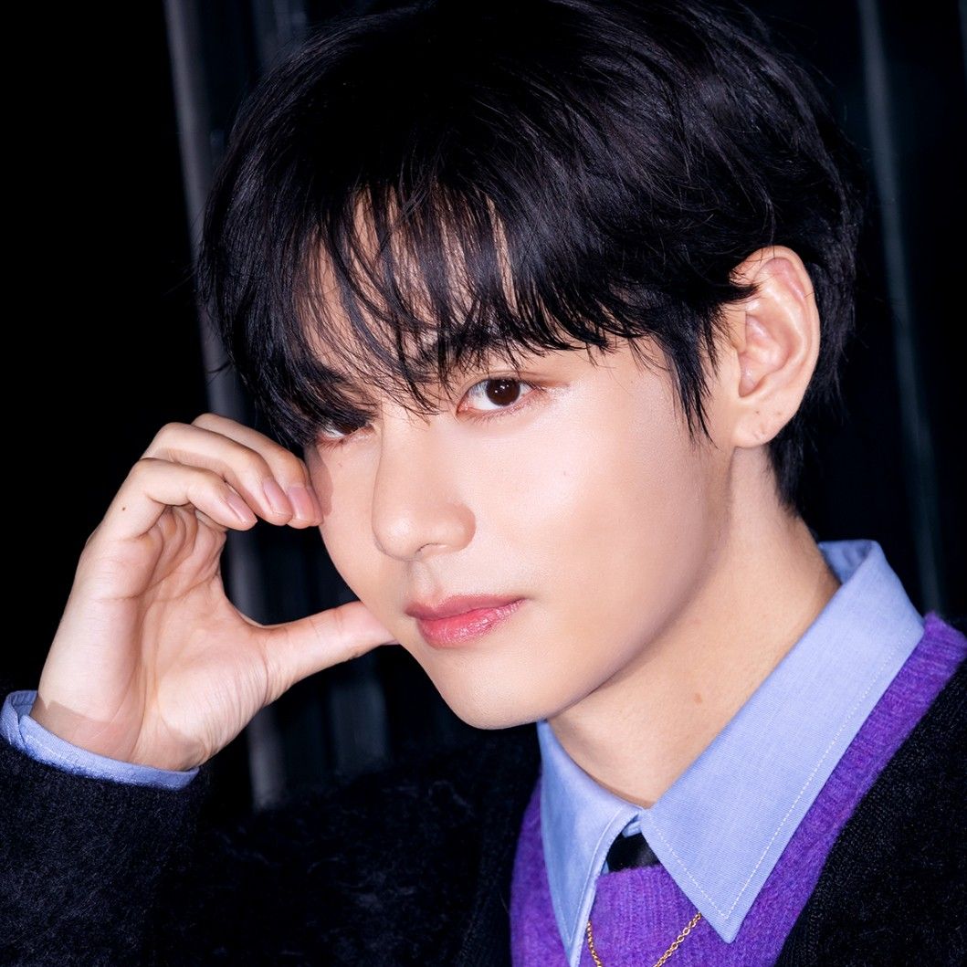 뷔 (방탄소년단)의 비하인드 컷