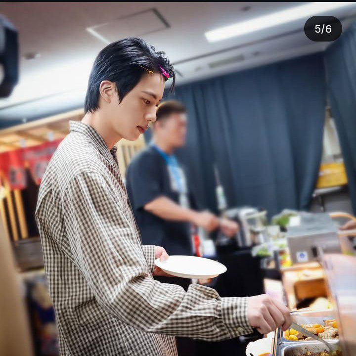 Behind-the-scenes cut of Jin (BTS)