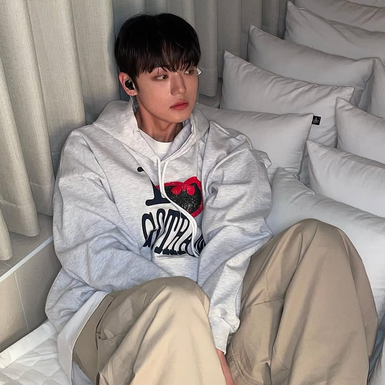 Latest photo of Chan (A.C.E)