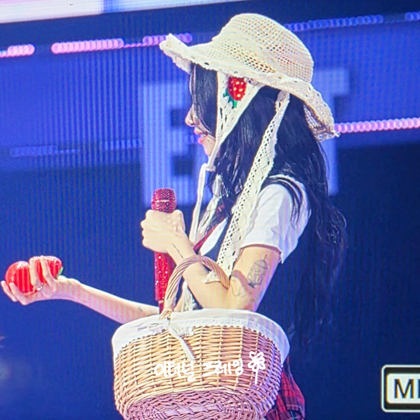 彩瑛 (TWICE)的最新照片