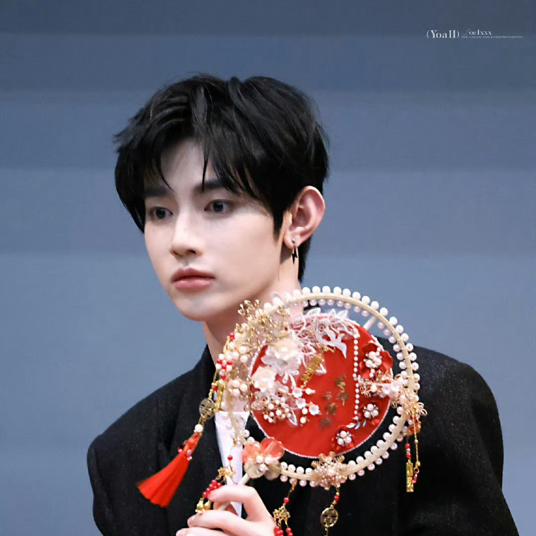 A moment captured by Zhang Hao (ZEROBASEONE)'s fan