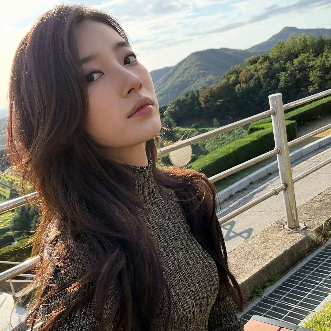 Latest photo of Suzy
