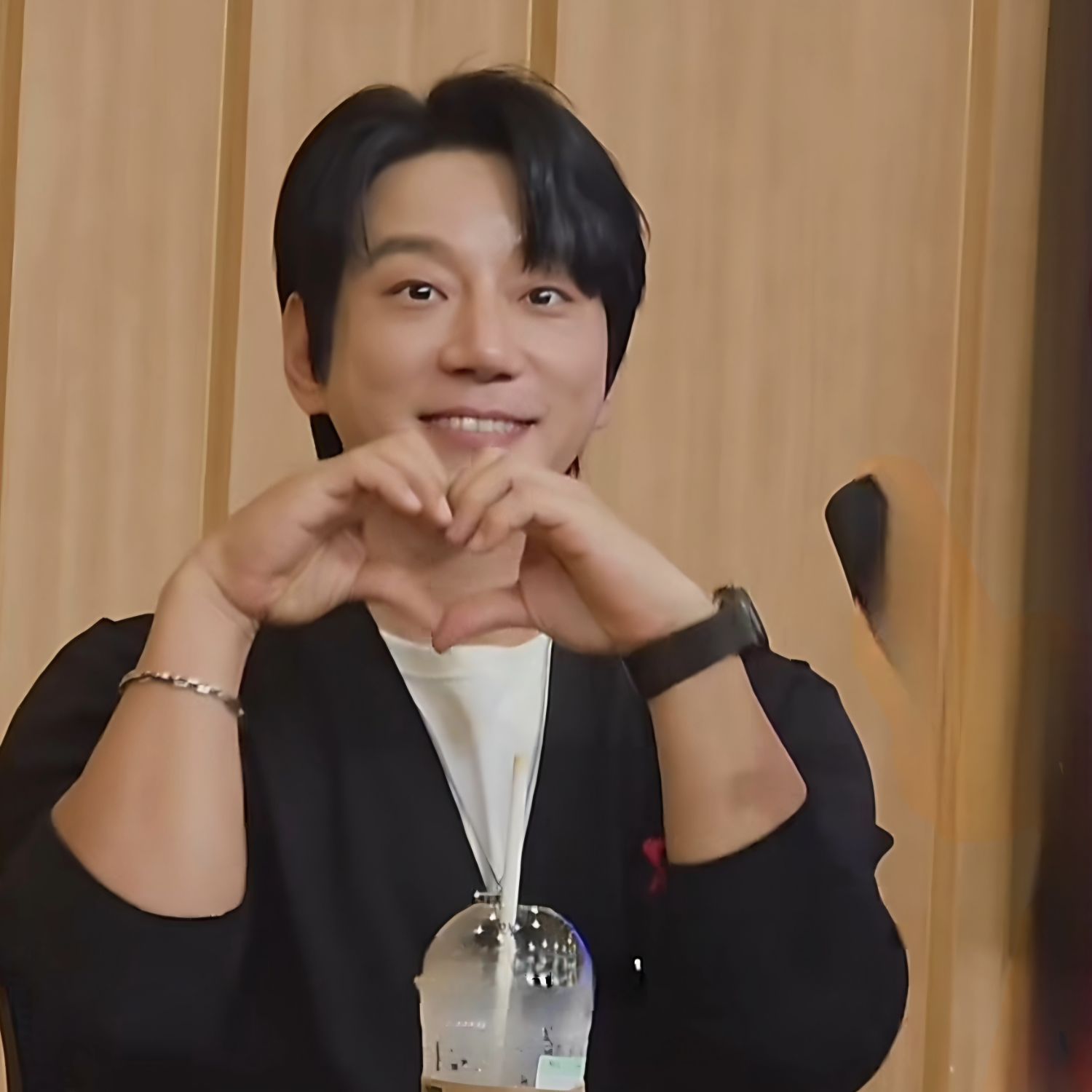 Behind-the-scenes cut of Hwang Chiyeol