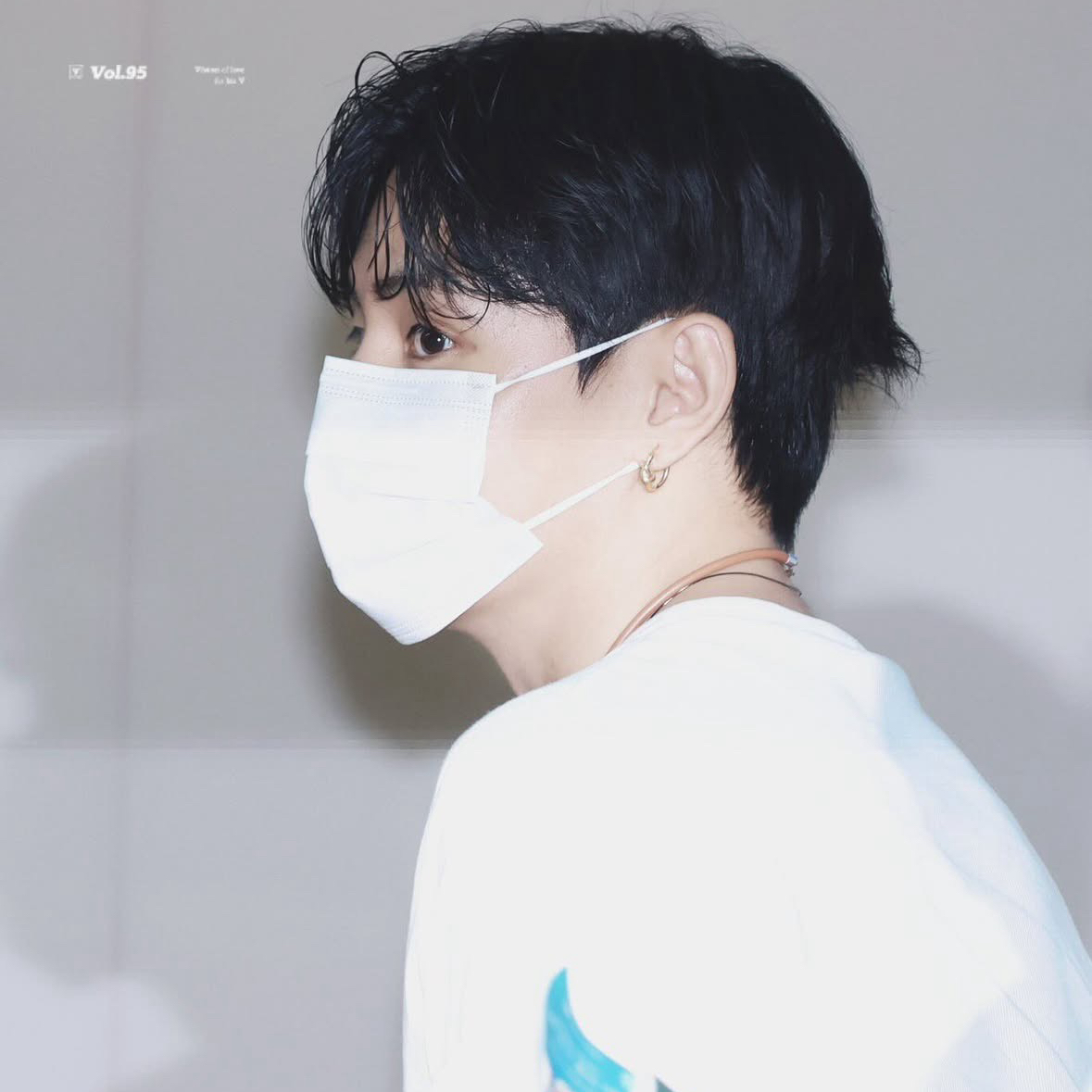 Foto aktivitas terbaru V (BTS)