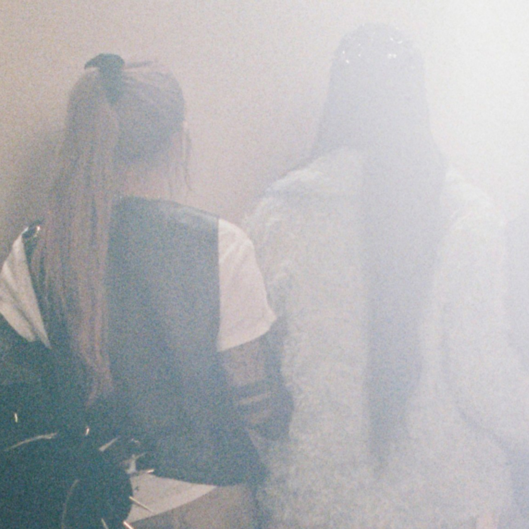 Behind-the-scenes cut of IVE