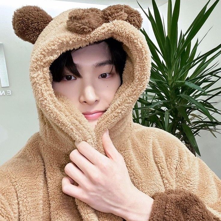 Behind-the-scenes cut of Mingi (ATEEZ)
