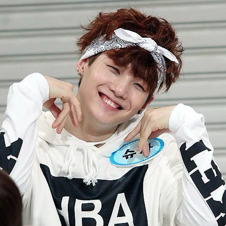 SUGA (防彈少年團)的幕後花絮