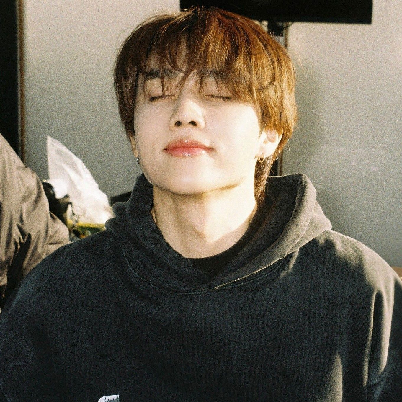 Behind-the-scenes cut of Sunwoo (THE BOYZ)