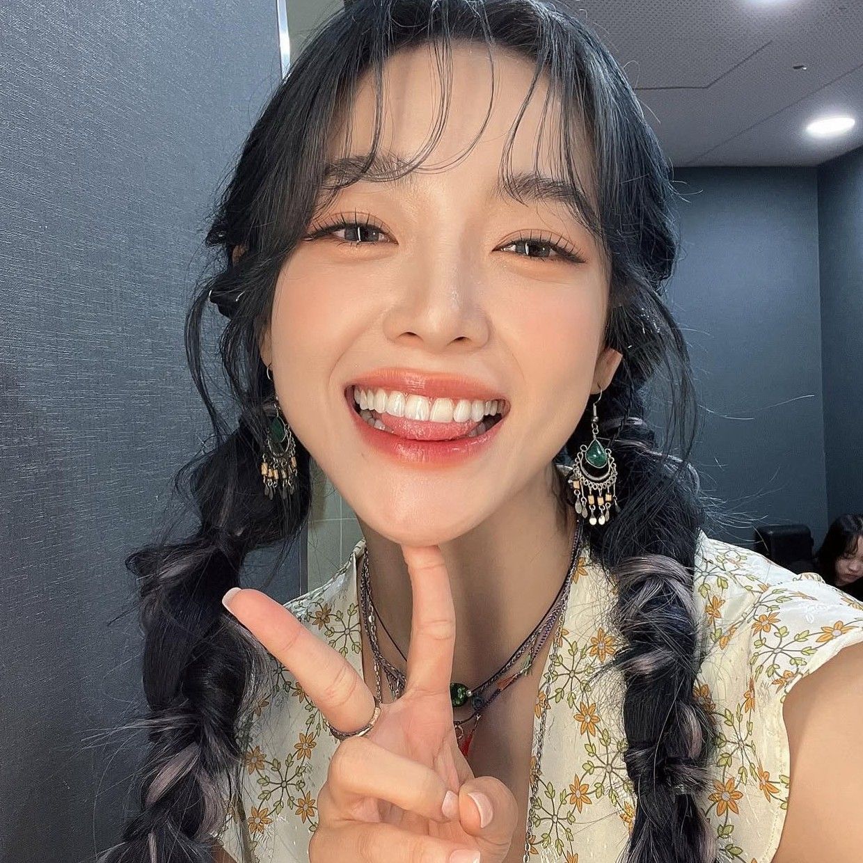 Behind-the-scenes cut of Sejeong