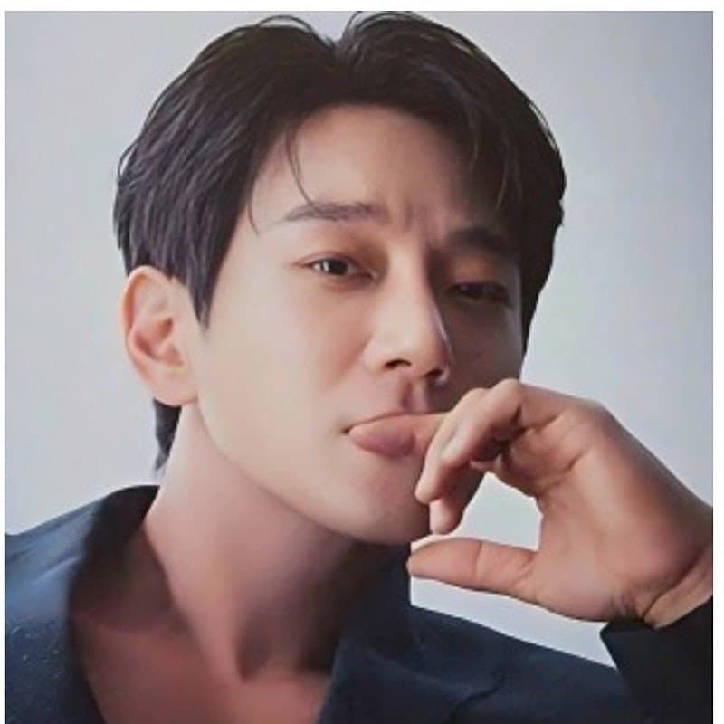 Latest photo of Hwang Chiyeol