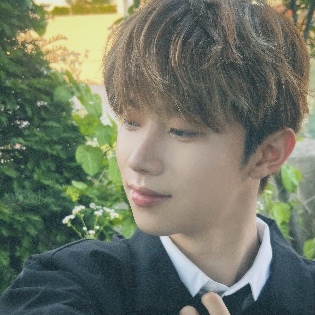 Behind-the-scenes cut of Hyunwoo (Xikers)
