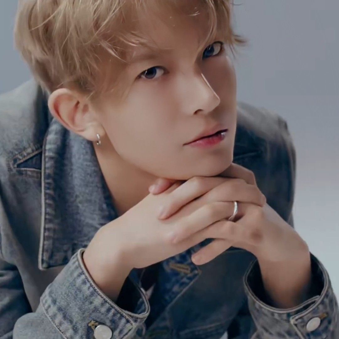 Momen yang diabadikan oleh penggemar Heeseung (ENHYPEN)