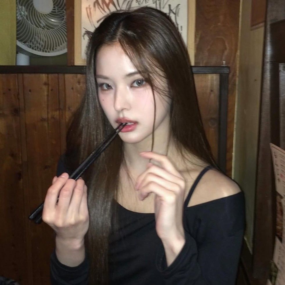 A moment captured by Mai (izna)'s fan