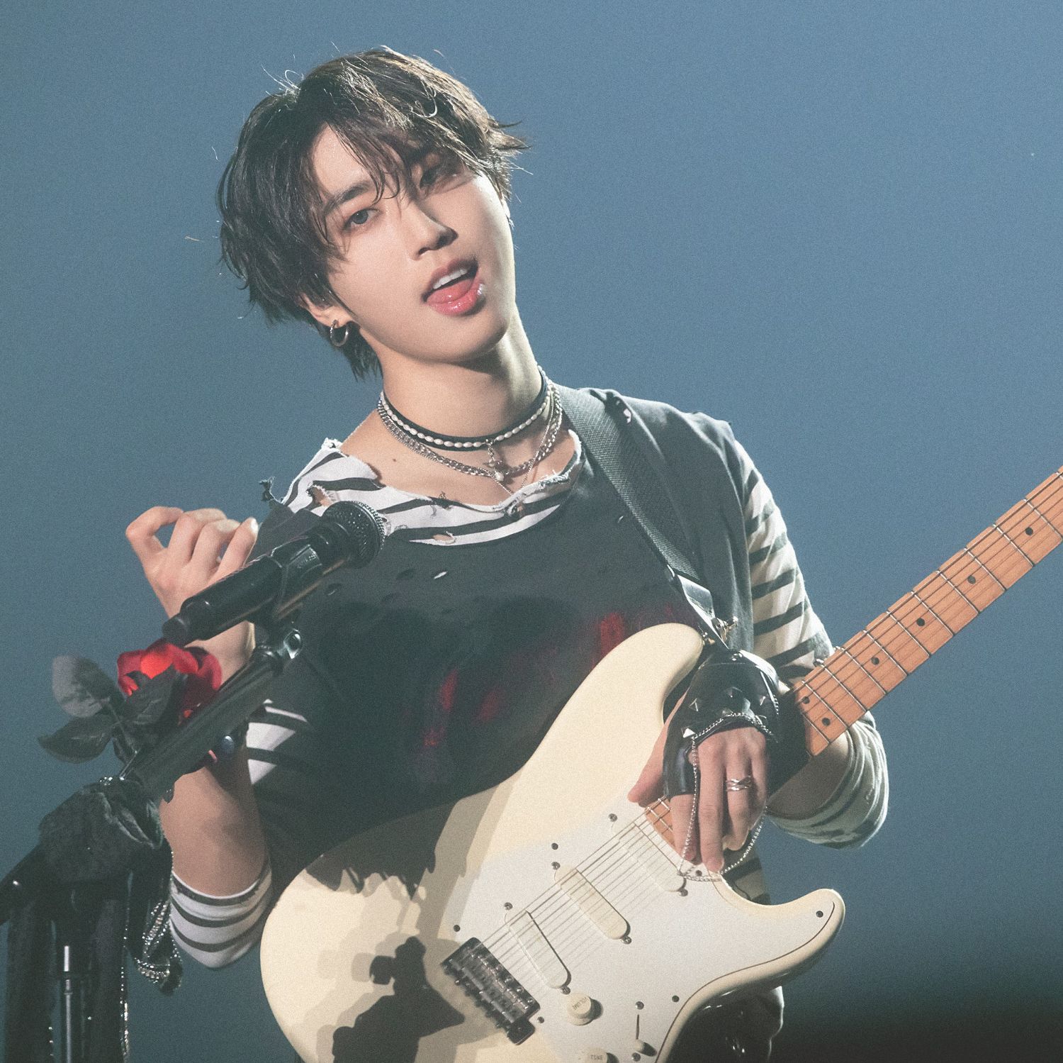 Behind-the-scenes cut of HAN (Stray Kids)