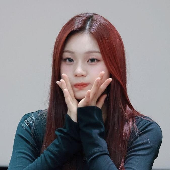 A moment captured by VIVIZ's fan