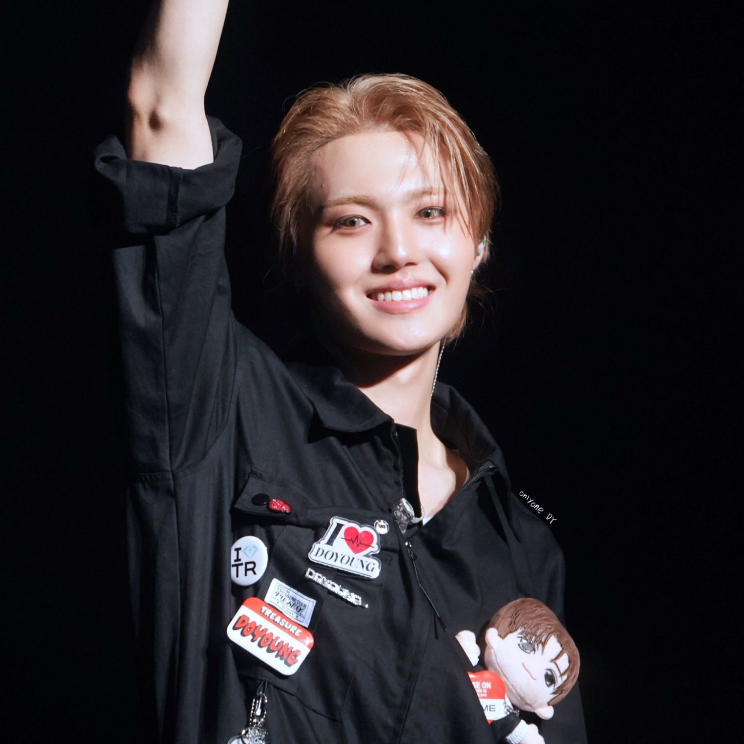 Latest photo of Doyoung (TREASURE)