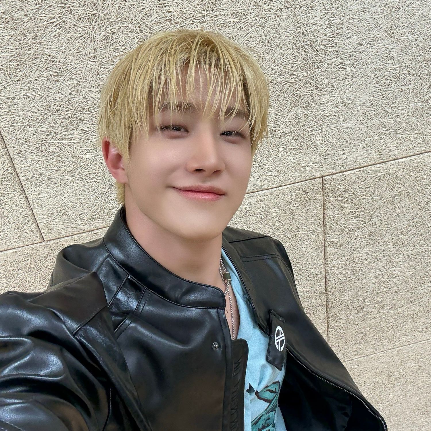 Latest photo of Jinjin (ASTRO)