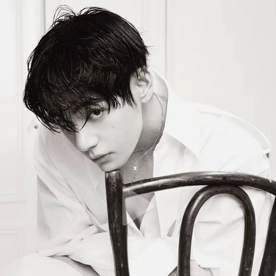 Latest photo of V (BTS)