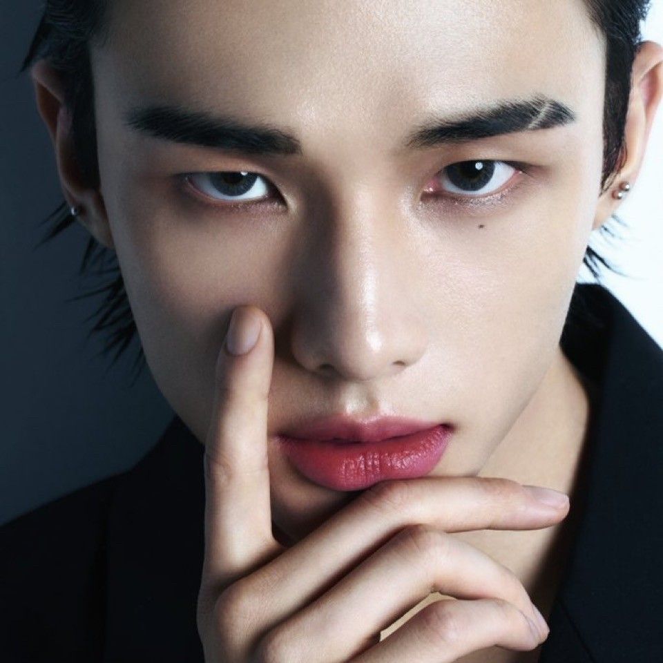 Latest photo of Hyunjin (Stray Kids)