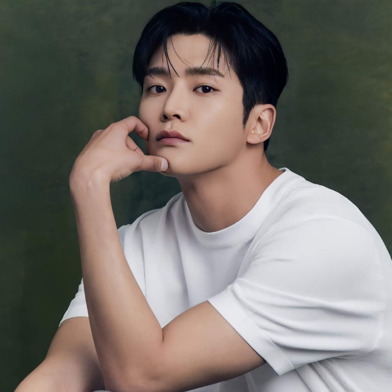 A moment captured by Rowoon's fan