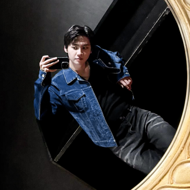 A moment captured by Lee Jinhyuk's fan