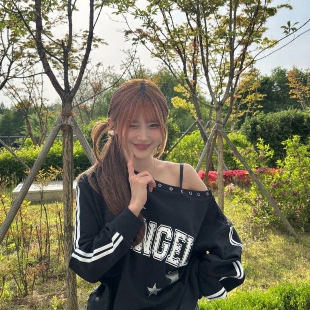 Foto terbaru Song Hayoung (fromis_9)