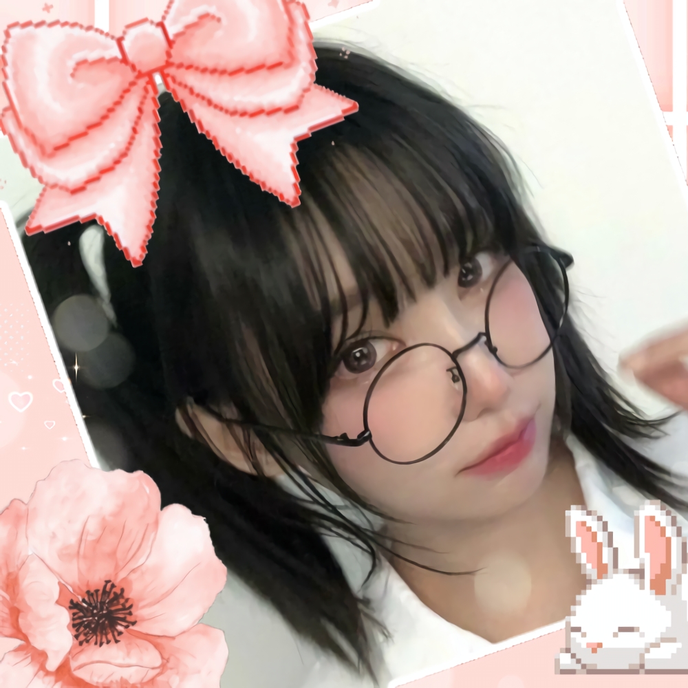 A moment captured by Magenta (QWER)'s fan