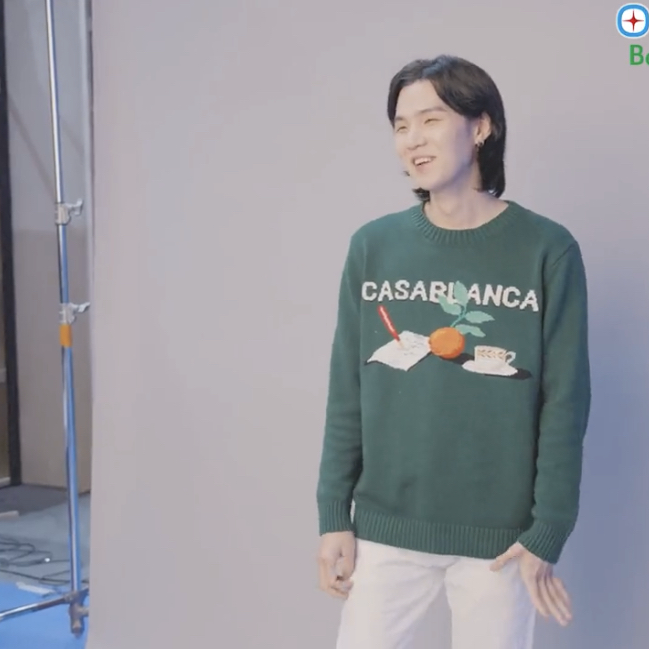 Foto aktivitas terbaru SUGA (BTS)