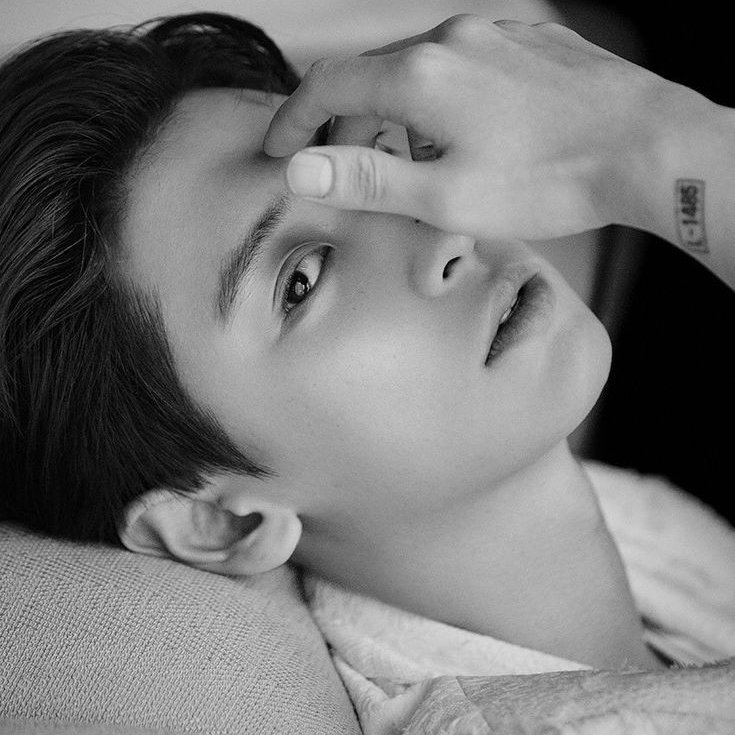 Recent activity shot of Chanyeol (EXO)