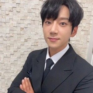 A moment captured by Hwang Chiyeol's fan