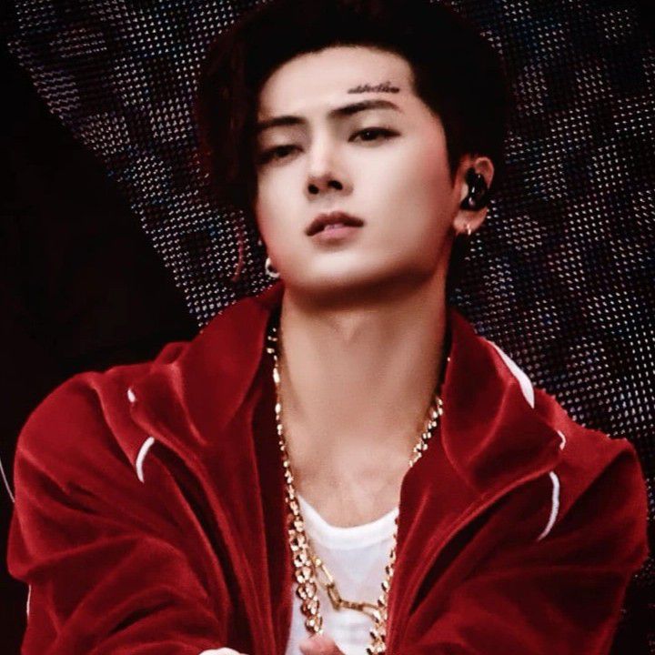 Behind-the-scenes cut of ENHYPEN