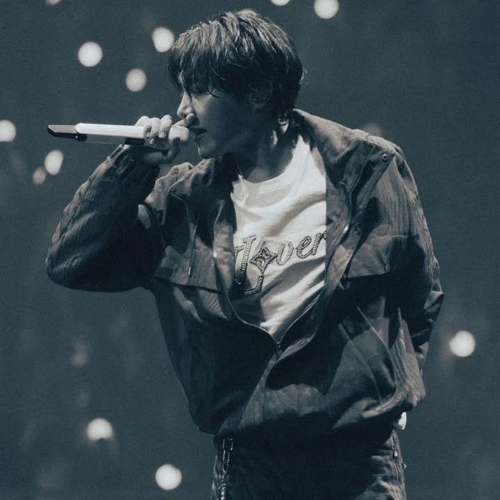 J-hope (防弹少年团)的最新活动照片